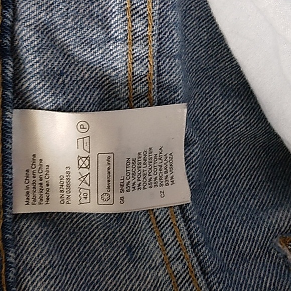 H&M Coachella High Rise Rose Embroidered Jean Shorts‎ Size 8 Festival Boho - Picture 6 of 6